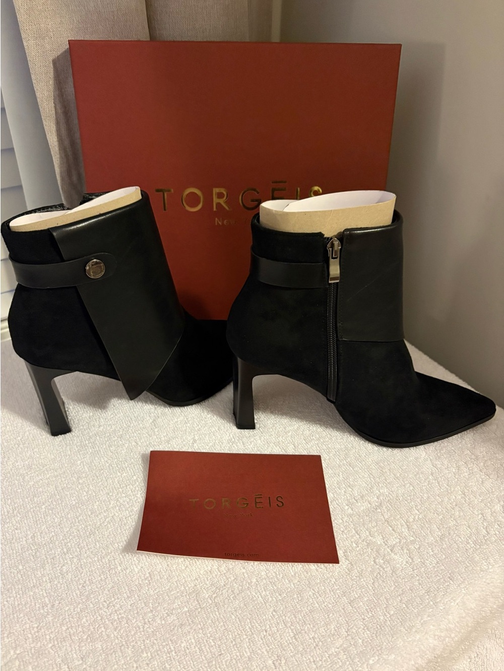 NIB Torgeis New York Black Suede & Leather Heeled Ankle Boots ✨